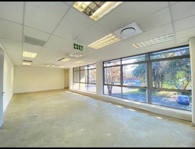 2,158M² OFFICE TO LET IN BRYANSTON